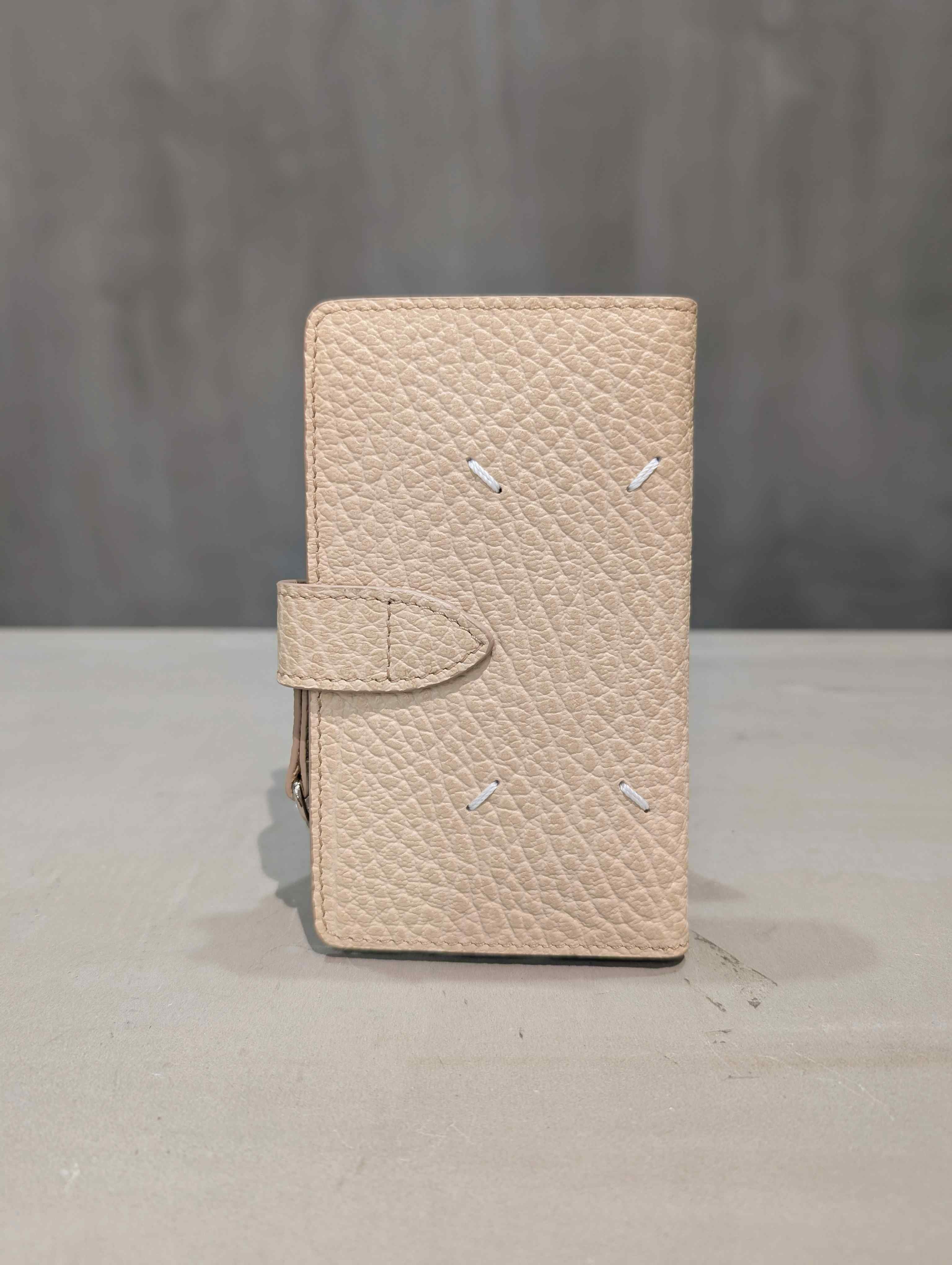 Maison Margiela（メゾンマルジェラ）｜4stitch zip wallet