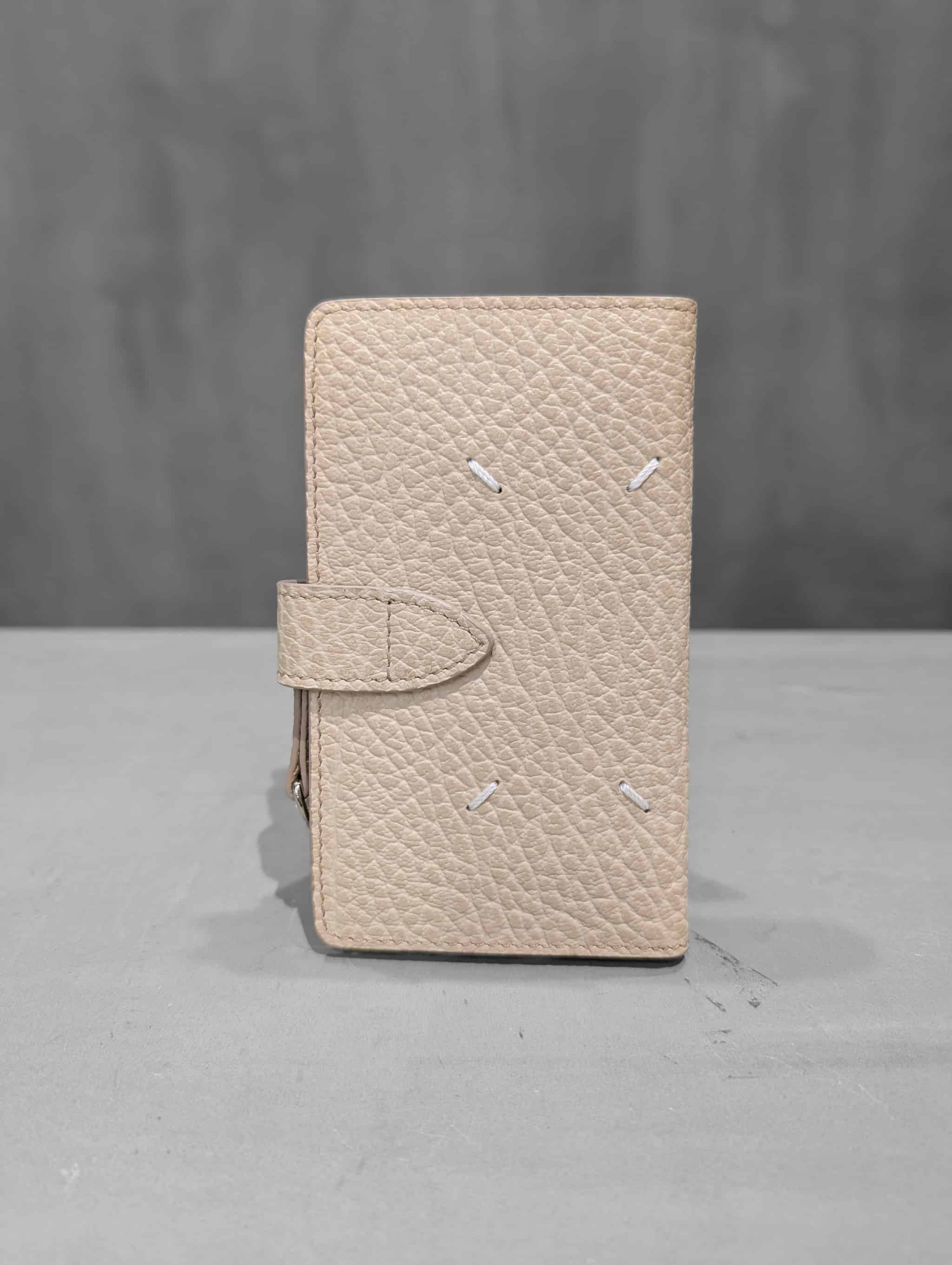 Maison Margiela（メゾンマルジェラ）｜4stitch zip wallet 