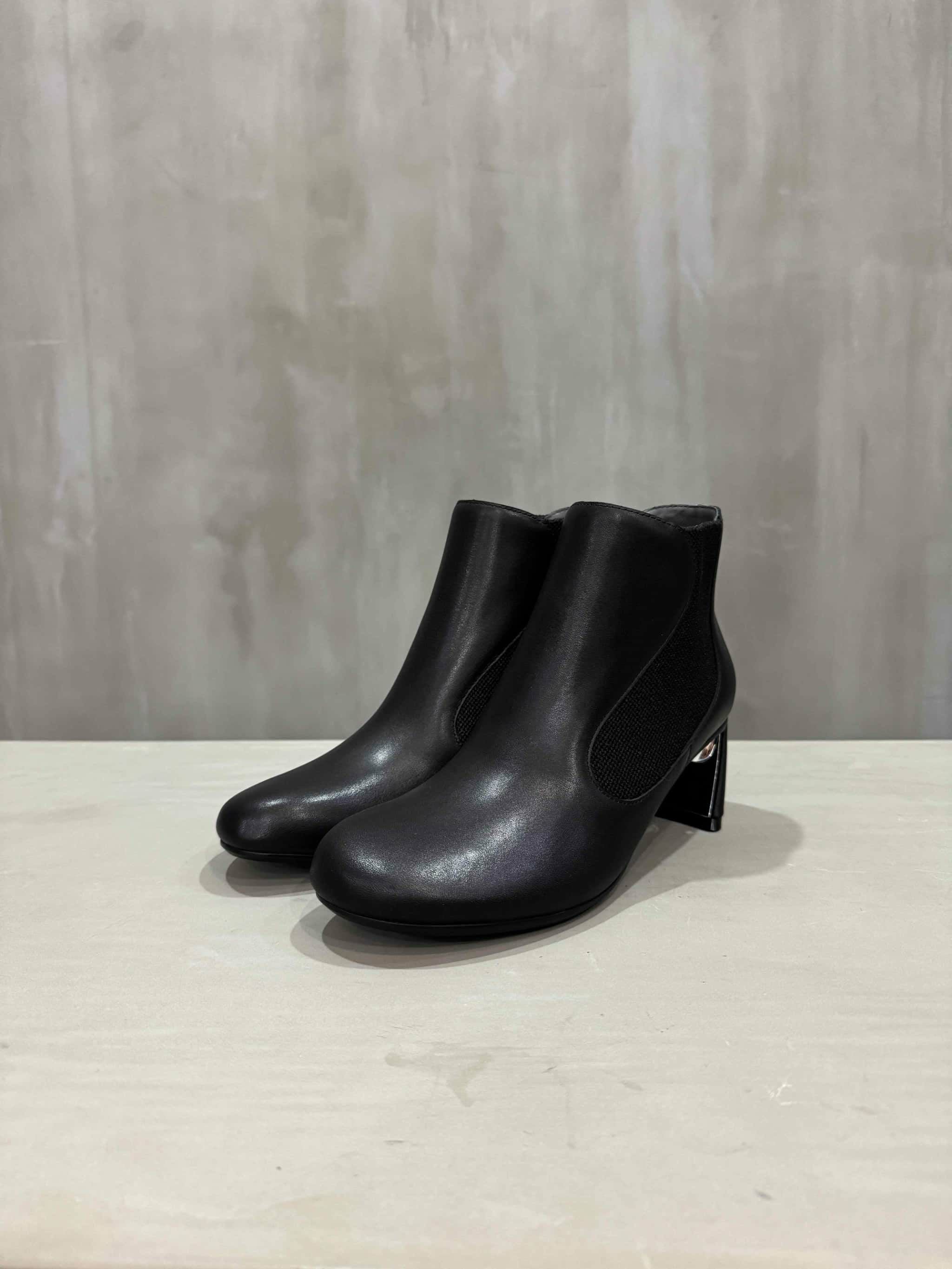 シューズ | MFG WEBSTORE