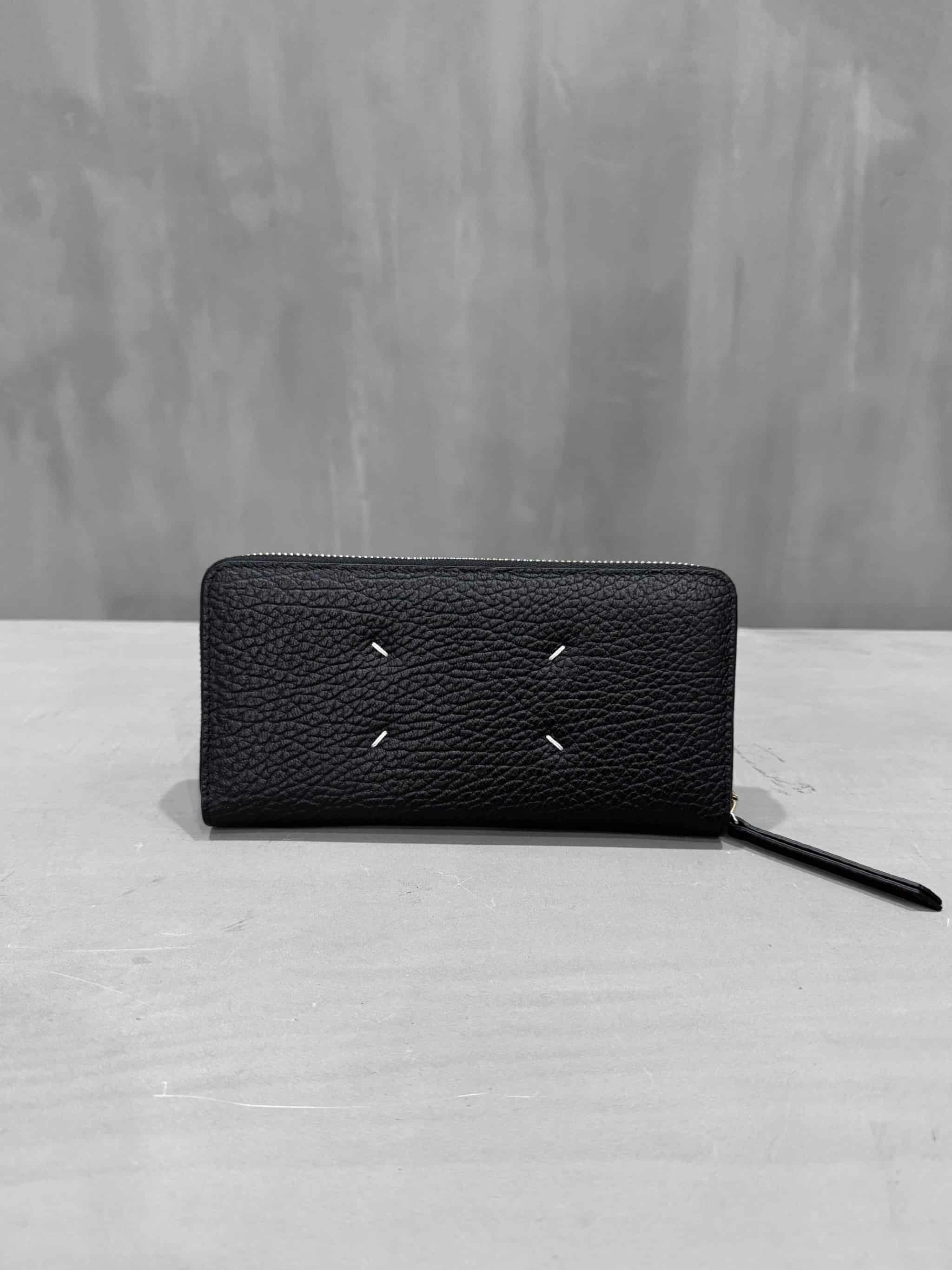 Maison Margiela（メゾンマルジェラ）｜4-Stitch Zip-Around Wallet 