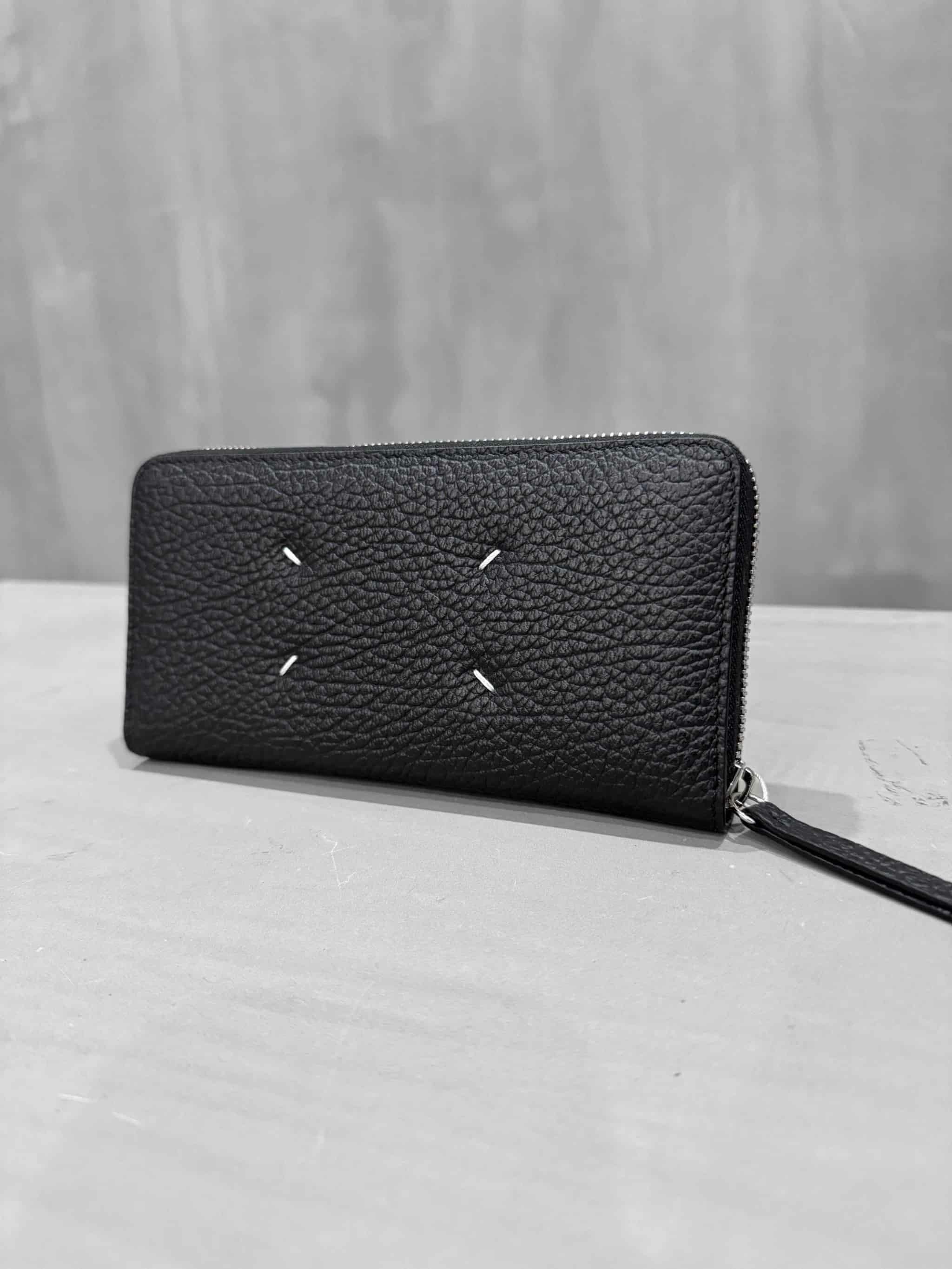 Maison Margiela（メゾンマルジェラ）｜4-Stitch Zip-Around Wallet