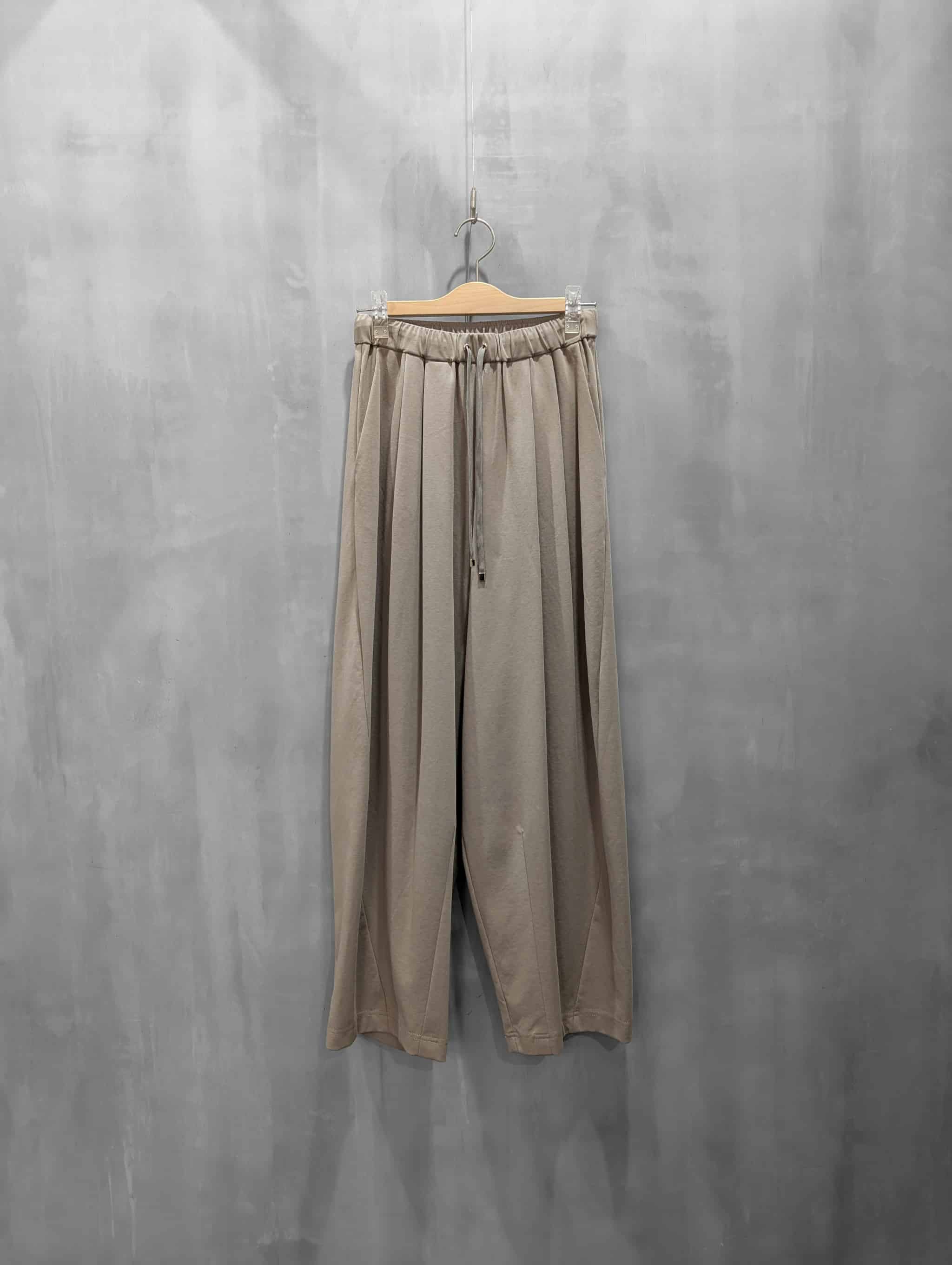 ayane（アヤン）｜ポンチ素材バレルレッグパンツ｜816339 | MFG WEBSTORE