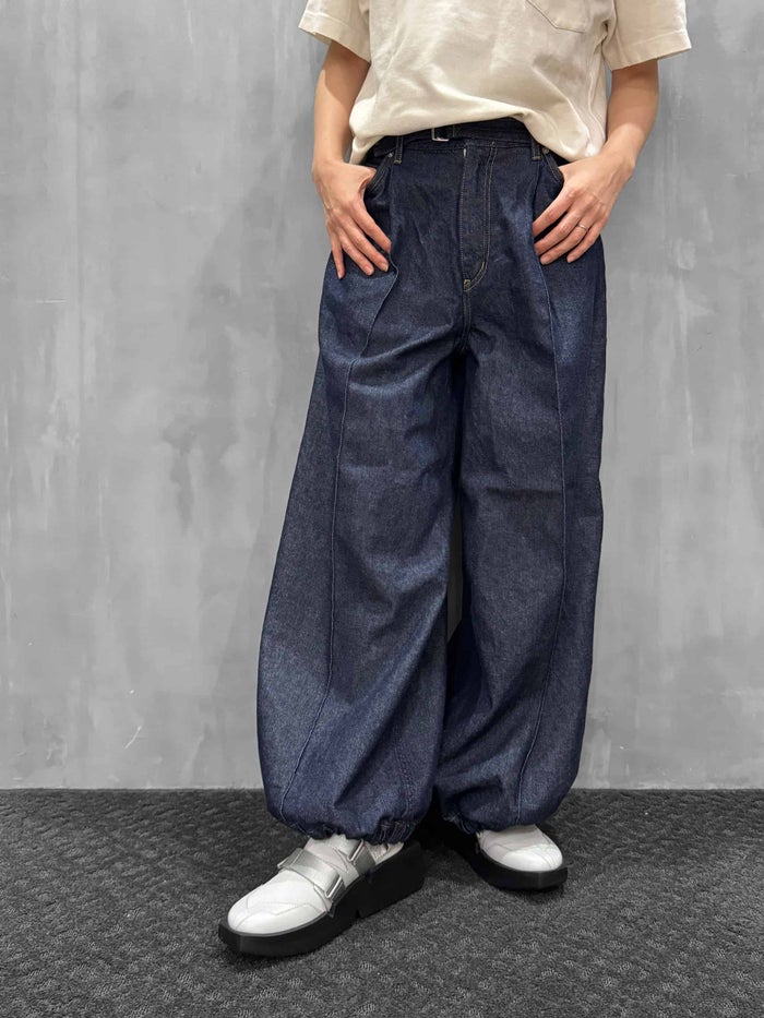 beautiful people(ビューティフルピープル)|left hand twilldenim one tuck wide pants|1626105027
