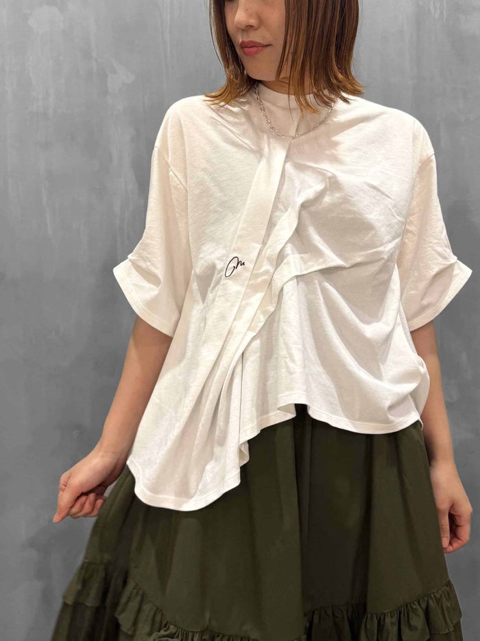 MARECHAL TERRE(マルシャルテル)|Embroidered Tucked T-shirt|ZMT261CT041