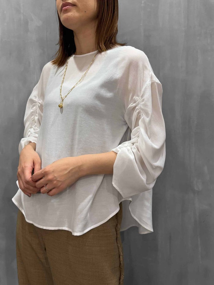trois(トロワ)|エアードレープシフォン シャーリングスリーブブラウス|T261-81040