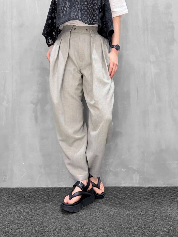 SIWALY fluid(シワリーフルイド)|Basket Tucked Easy Pants|526206