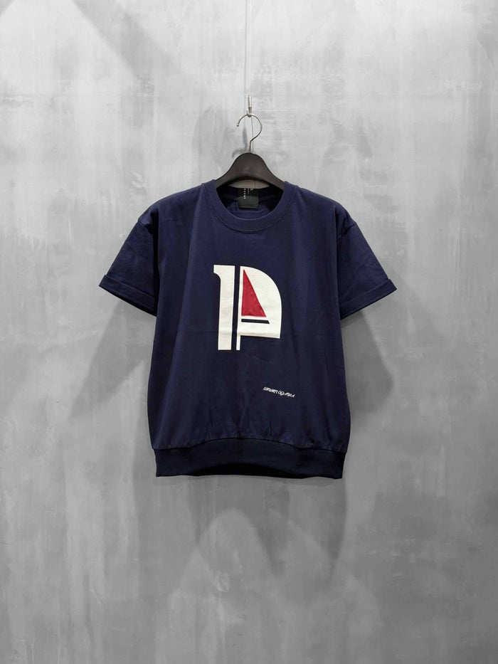 1% SHUHEI OGAWA(イチパーセント シュウヘイオガワ)|ロゴプリントTシャツ|26M-TB-7