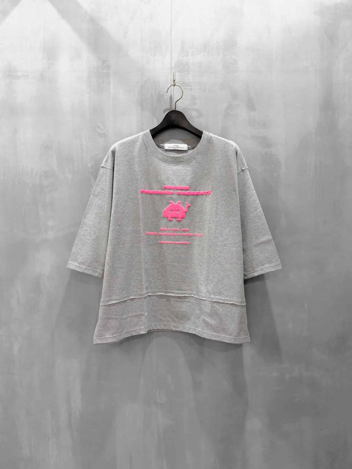 【完売|10%OFFセール】MAISON MAVERICK PRESENTS(メゾンマヴェリックプレゼンツ)|INVADER Printed Tee|MM5158