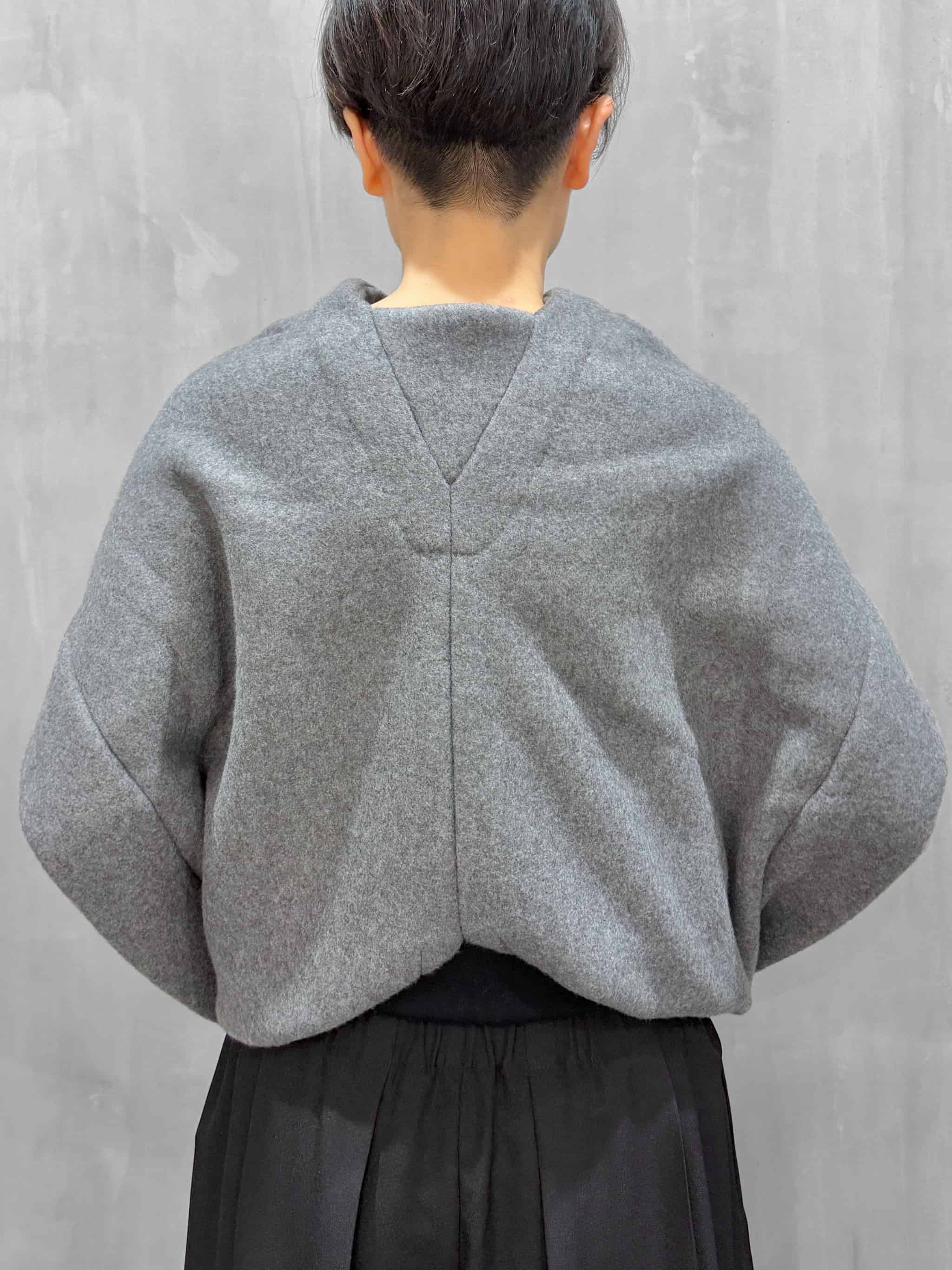 divka（ディウカ）｜FURPILE Double-Sided Boa Fleece Draped cape top
