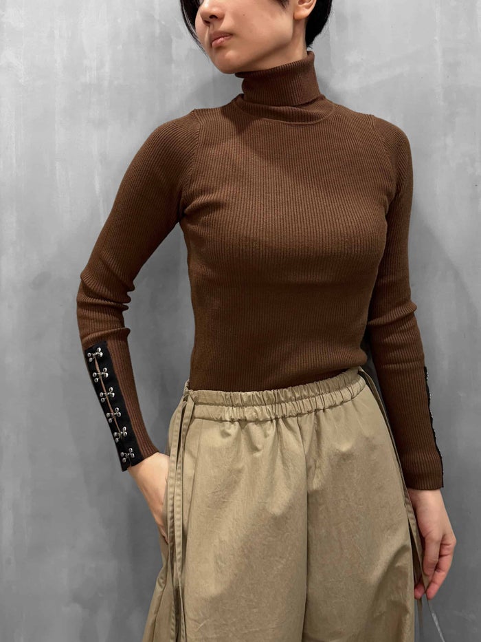 MAISON MAVERICK PRESENTS(メゾンマヴェリックプレゼンツ)|Hook Detailed Rib Turtkeneck|MM5177