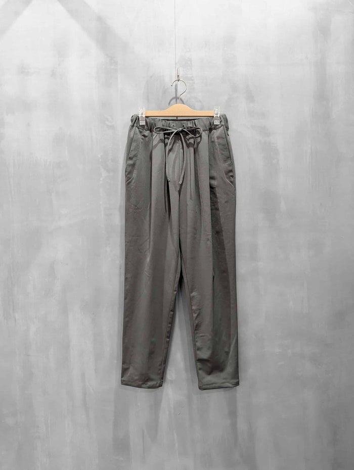 trois(トロワ)|ハイテンションストレッチ ルーズテーパードパンツ|T266-87011