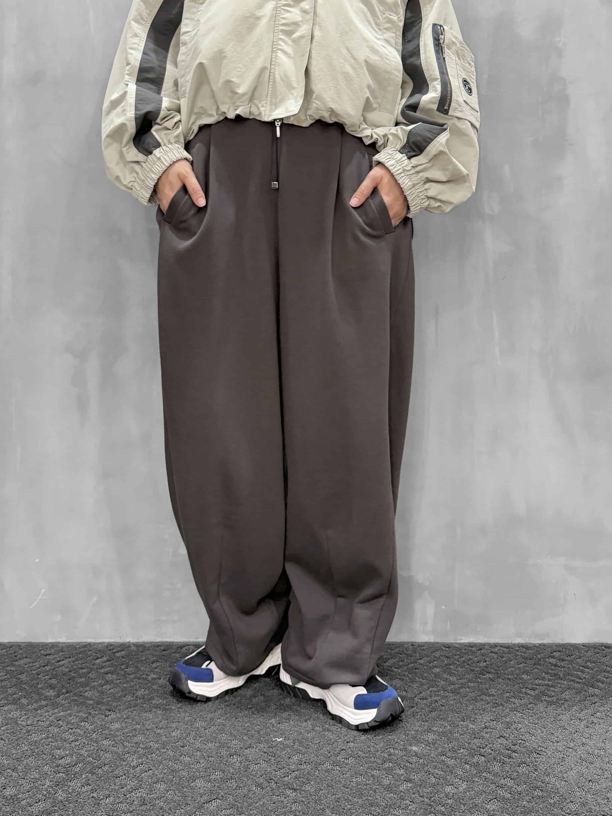 ayane（アヤン）｜軽量裏毛サイドタックパンツ｜856737 | MFG WEBSTORE